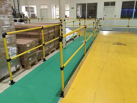 人行通道隔離護(hù)欄